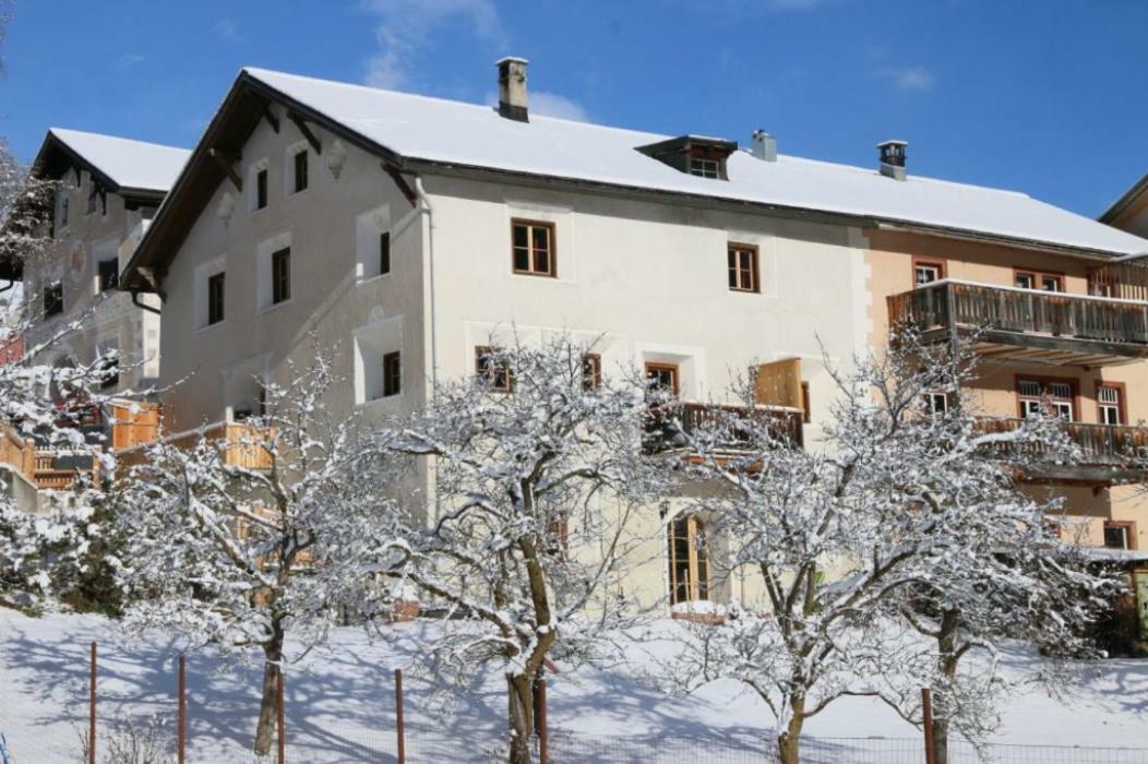 Il Maschun Im Historischen Engadinerhaus Appartement Scuol Buitenkant foto